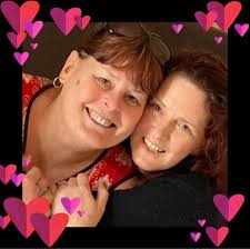 does anyone know anybody that makes balloons/ displays for  birthdays/celebrations! or cakes ! i have a birthday in early march i'd  love to sort something for so if anyone can give me