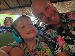 Due to some next level Minnesota nice-ness from @wooly_at_the_saints, our  dude DELIVERED THE GAME BALL to the @twins today. And we get to shop at  Target for free for life?* An experience