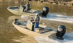 New Forward Center Console Boat With Tunnel Hull Crestliner Retriever Fcc Boat Fishing Magazines Aluminum Fishing Boats