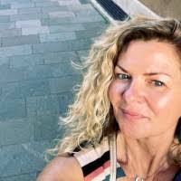 Susan Darrah's Instagram, Twitter & Facebook