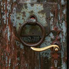 إياك أن تضع مفتاح سعادتك في جيب شخص آخر حكم صور door handles decor home decor