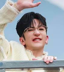 我老細怕咗呢班煩膠導致精神分裂關注組|  https://www.facebook.com/835266909851002/posts/5454945384549775/