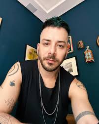 Junior Lima's Instagram, Twitter & Facebook