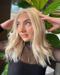 Katy Berg's Instagram, Twitter & Facebook