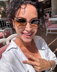 More shows being added! ❤️ Drop a comment and say where you want to see me  perform. 👇 Toronto, Long Island, Boston (Meffa) & New Jersey represent!!  The second picture was posted