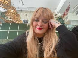 Maria carolina martinez deslandes (born august 27, 1991), known as carolina deslandes, is a portuguese singer and songwriter. Caras Carolina Deslandes Revela Que Vai Fazer Cirurgia A Barriga