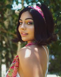 LOVESICK is OUT NOW!! 💔✨ This song means so much to me, and I couldn't  have brought it to life without the incredible team behind it. Huge thank  you to everyone who