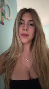 nicole (@nicole.strohl)