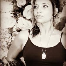 Ep.28 Chelsea Baker is a painter and Musician based in Sacramento.