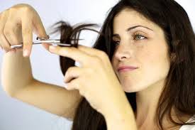 Kurze haare stufig schneiden haare ab schulterlange haare frisuren frisuren mittellanges haar bob frisuren fransiger bob mit pony pony stylen frisuren kurzhaar markenbotschafter. Tipps Und Anleitung Zum Haare Selber Schneiden Hausfrauentipps De