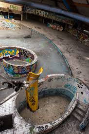 Centre Aquatique Abandonne Piscine Oceade Monsieur Et Madame Shoes