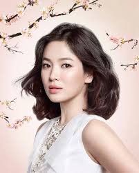 Di tahun 2019, mereka berdua resmi bercerai. Digugat Cerai Song Joong Ki Song Hye Kyo Kini Buka Suara