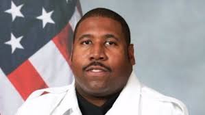 Orlando police still hunting for man who killed officer