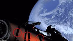 Компанія spacex відправила нову команду астронавтів до мкс. Ufo Spotted In The Background Of Spacex Rocket Launch Express Digest