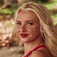 Eigentlich ist evelyn burdecki noch weit davon entfernt, den bund fürs leben zu schließen. Alle Infos News Zu Evelyn Burdecki Vip De