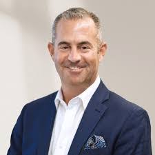 Eric Billips's Instagram, Twitter & Facebook