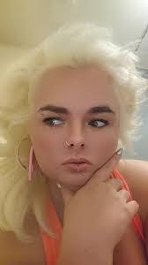 Nicole Koller's Instagram, Twitter & Facebook