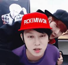 Yuna can't play games so that heechul and baekhyun can't stand it. Baekhyun Before And After Hanging Out With Heechul Celebrity Photos Videos Onehallyu