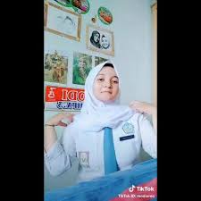 Brondong ini bisa bikin tante erna ketagihan sange. Vidio 18 å¸å­ Facebook