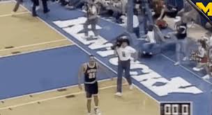 Michigan college basketball head coach juwan. Juwan Howard Gifs Get The Best Gif On Giphy