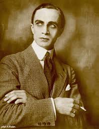 Robert lloyd schellenberg is a 36 years old canadian who grew up in abbotsford, british columbia, surrounded by a large extended family. Robert Schellenberg Wiki