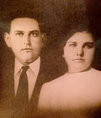 Effie and Thomas Hollingsworth. Tom was the son of General Hamsin Taylor  Hollingsworth and Merry Leona Battles. Effie was the daughter of Calvin  William Holladay and Velma Lener Hubbard.