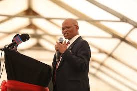 Chief justice mogoeng mogoeng speaks in parliament prior to the swearing in of cyril ramaphosa as south africa's president in addition to being the chief justice, mogoeng is a pastor, and he made a. I M Not A Scientist I M A Prayer Warrior Mogoeng On His Vaccines Of The Devil Stance Talk Of The Town
