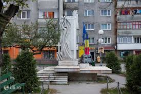 Vișeu de sus is a town in maramureș county, maramureș, romania, located at the confluence of the rivers vișeu and vaser. Monumentul Eroilor Din ViÈeu De Sus Obiective Turistice Maramures DeÈtepÈi Ro