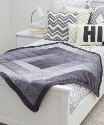 I want to use the 28 inch all in one loom to make a throw that is 52 inches wide and 60 inches long. Modern Squares Throw Free Knitting Pattern Crochet Kingdom