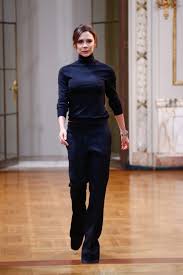 The former spice girl, 47, showed off her youthful physique in the. Yak Zminivsya Stil Viktoriyi Bekhem Za 20 Rokiv Vogue Ukraine Vogue Ua