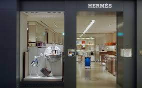 window display for hermes in haneda airport japan brainrental window display design window display design hermes window home