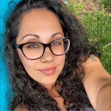 Michelle Lamarche's Instagram, Twitter & Facebook