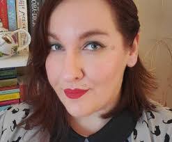 Amanda Roper's Instagram, Twitter & Facebook