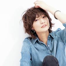 富岡佳子 ブレンダも登場 大人のための2019年春ヘアスタイル ショート ロング 五選 春 ヘアスタイル ショートボブ パーマ 前髪あり ヘアスタイル