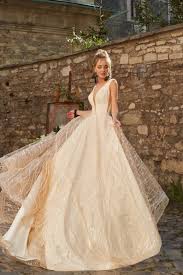 Top angebote auf brautkleider vintage und hochzeitskleider spitze. Brautkleider In Gold Und Blush Brautkleid Ubergrosse Kleid Hochzeit Brautkleid