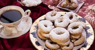 حلويات العيد يا حلوة انتي وهية بسرعة اعملوا الكحك نشاركها معكم عبر موقعنا أحلي صورة واجمل حلويات العيد كم هي جميلة و طعمها بيكون حلو eid sweets food desserts