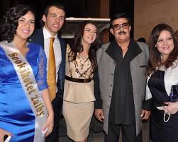 Cairo - #SceneThrowback: Check out this timeless photo of the iconic Samir Ghanem and his star-studded family - long-famed wife and actress Dalal Abdelaziz and their beloved performing daughters Donia Samir Ghanem