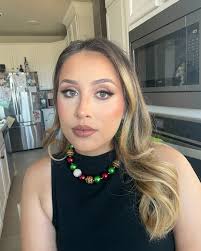 Holiday Face Card that never declines 🎄💳✨ #holidayglam #holidaysoftglam  #neutralglam Book Now for the Holiday Glam Sale🤩 📲Message or use the link  in our bio