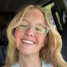 Mackenzie Hodges's Instagram, Twitter & Facebook