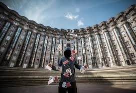 Katniss me fascinait, elle est complexe, désinvolte, entière, elle m'inspirait un profond respect, de la puissance. The Hunger Games Filming Location Exploring An Urban Playground