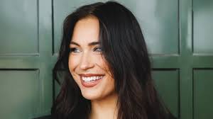 Molly Hammar uppträder på Grand