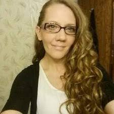 Deanna Easter's Instagram, Twitter & Facebook