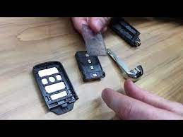 Learn how to change the battery a honda key fob (smart key remote). How To Replace A Honda Key Fob Battery And Reassemble If It Falls Apart September 11th 2018 By Shane Race Share This Post Replacin Honda Key Fobs Reassembled