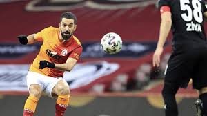 Bir instagram kullanıcısı, la liga'nın en kötü ilk 11'ine seçilen arda turan'ı eleştirince ortalık fena karıştı. Arda Turan Yaptigi Instagram Paylasiminda Galatasaray In Sampiyon Olacagina Inandigini Belirtti Haberler Spor