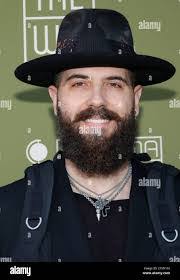 Jonathan Bybee's Instagram, Twitter & Facebook