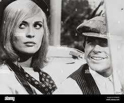 Bonnie clyde faye beatty hi-res stock photography and images