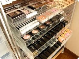 yupu 化粧品収納事情 無印 アクリル 収納 化粧品