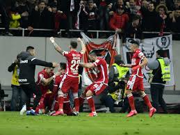 Pe langa rezultate live liga 1 va informam si cu evolutia cartonaselor rosii si galbene astfel incat pe aceasta pagina gasiti la fiecare meci minutul si numele jucatorului care a primit cartonase. Dinamo Fcsb 2 1 In Casa Pariurilor Liga 1 Video Cu Rezumatul Pe Fanatik Ro