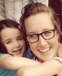 Amie Holt's Instagram, Twitter & Facebook