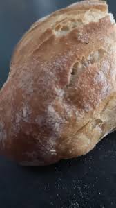 Une fois le pain de mie refroidi, vous pouvez araser les bases de ce dernier à l'aide d'un petit couteau scie, afin de lui donner une forme bien régulière. La Mie De Pain Castelculier Opiniones Del Restaurante